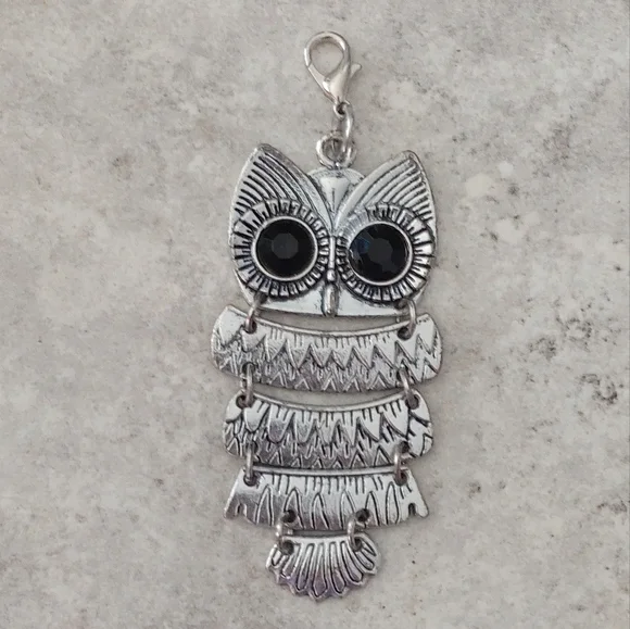Vintage Large Dangling Owl Pendant - Picture 4 of 9